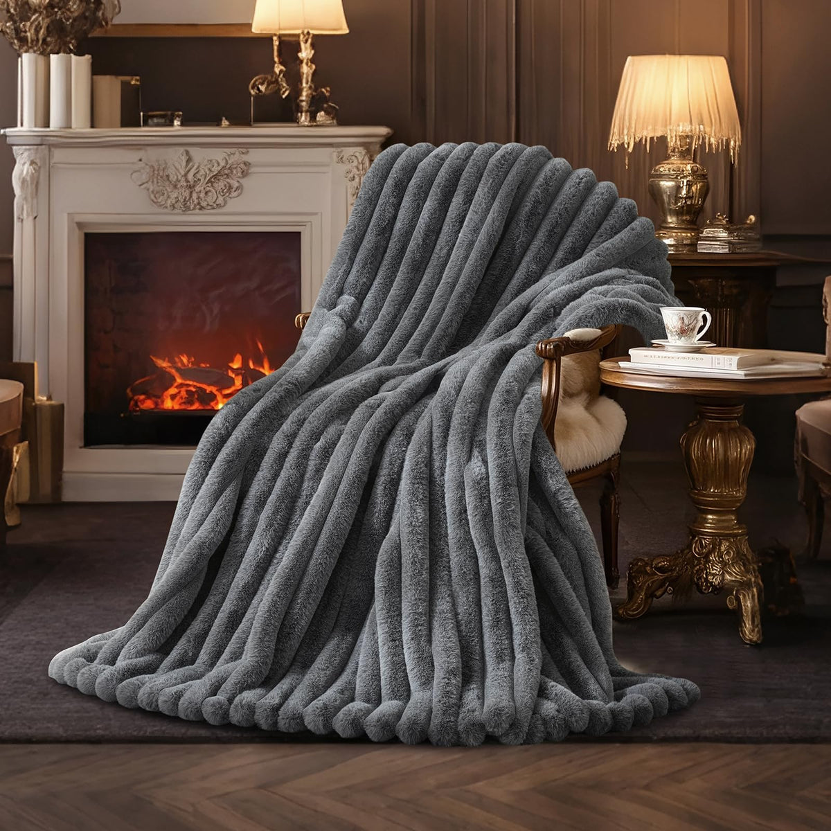 Amélie Home Soft Striped Faux Fur Throw Blanket for Couch, Beige, 55"x70"