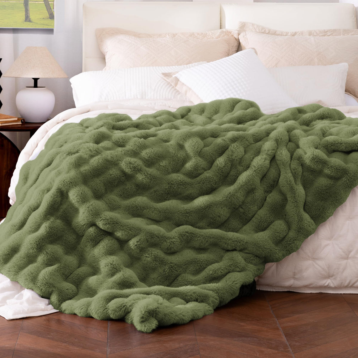 Ultra Soft Cozy Faux Fur Throw Blanket, Fuzzy Plush Thick Bubble Blanket, Luxury Fluffy Blanket for Couch, Sofa, Bedroom, and Living Room, 50x60 Inches, Cream White