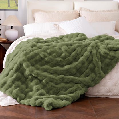 Ultra Soft Cozy Faux Fur Throw Blanket, Fuzzy Plush Thick Bubble Blanket, Luxury Fluffy Blanket for Couch, Sofa, Bedroom, and Living Room, 50x60 Inches, Cream White