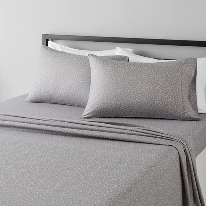 Amazon Basics Lightweight Breathable Wrinkle-Free Brushed Microfiber 3-Piece Bed Sheet Set with 14-Inch Deep Pockets, Twin, Bright White, Solid
