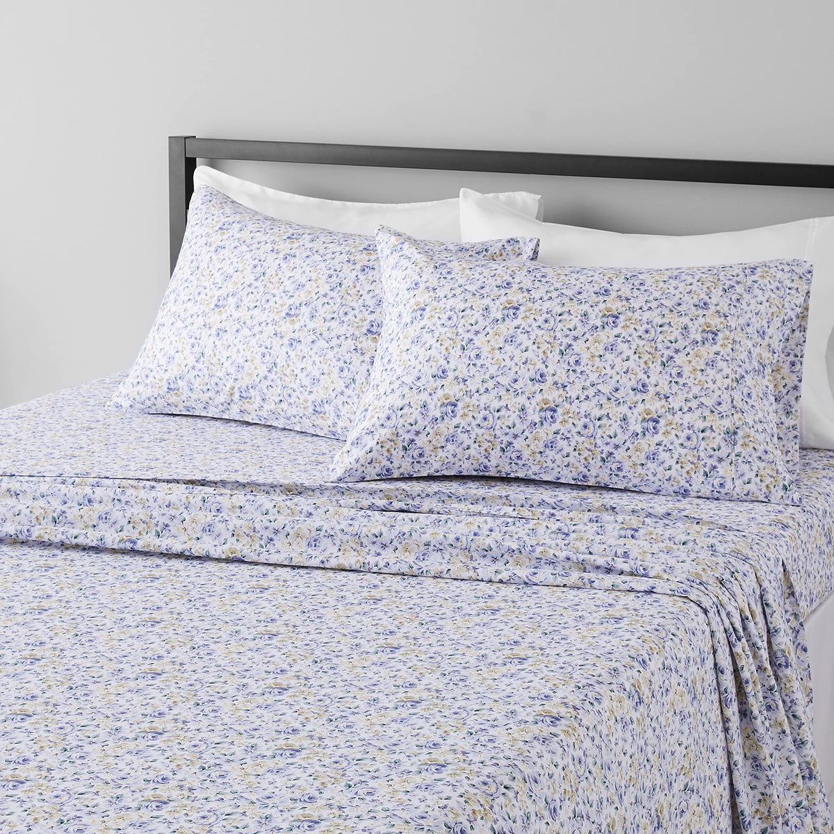 Amazon Basics Lightweight Breathable Wrinkle-Free Brushed Microfiber 3-Piece Bed Sheet Set with 14-Inch Deep Pockets, Twin, Bright White, Solid