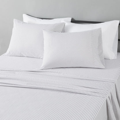Amazon Basics Lightweight Breathable Wrinkle-Free Brushed Microfiber 3-Piece Bed Sheet Set with 14-Inch Deep Pockets, Twin, Bright White, Solid