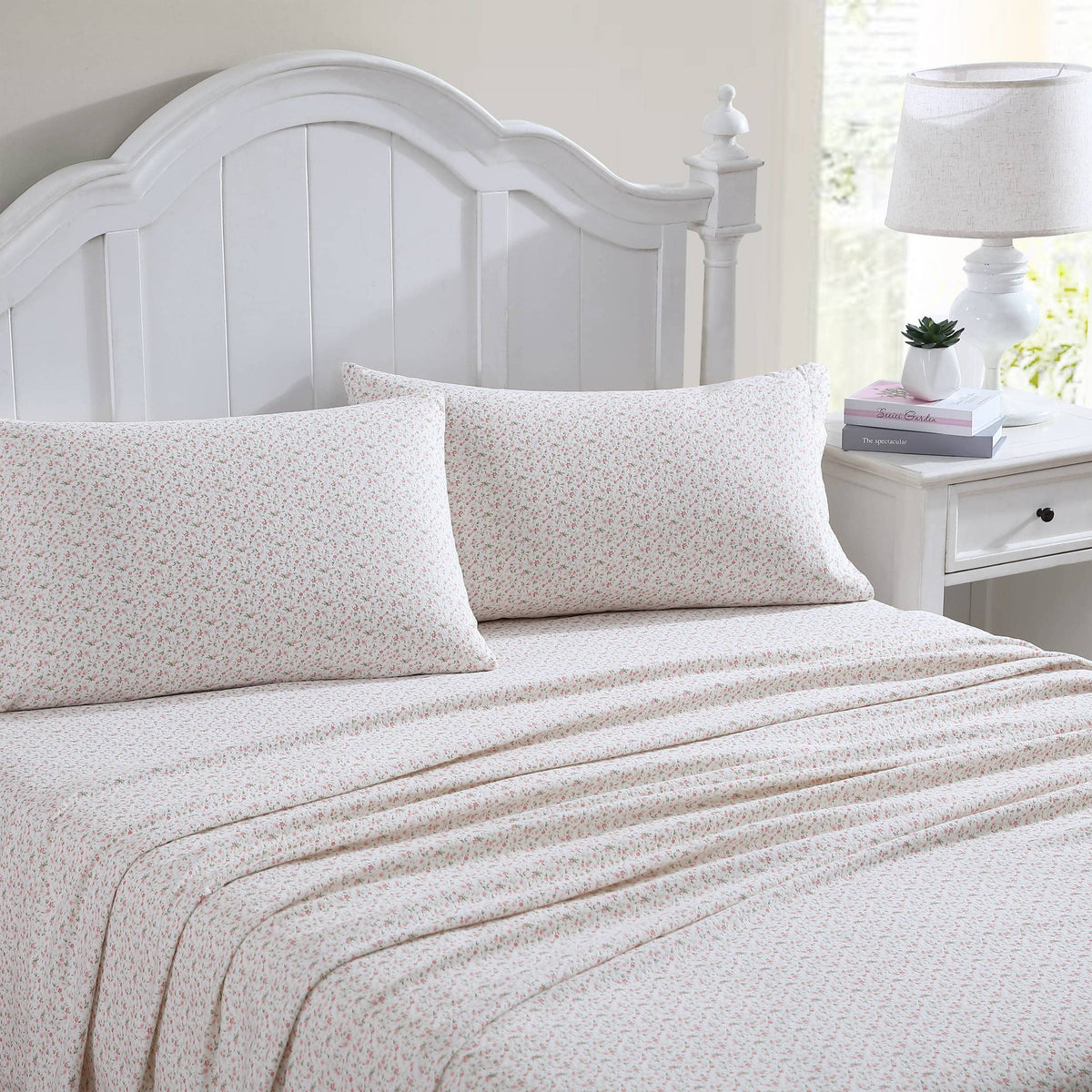 Laura Ashley - Queen Sheet Set with Fitted Sheet & Pillowcases