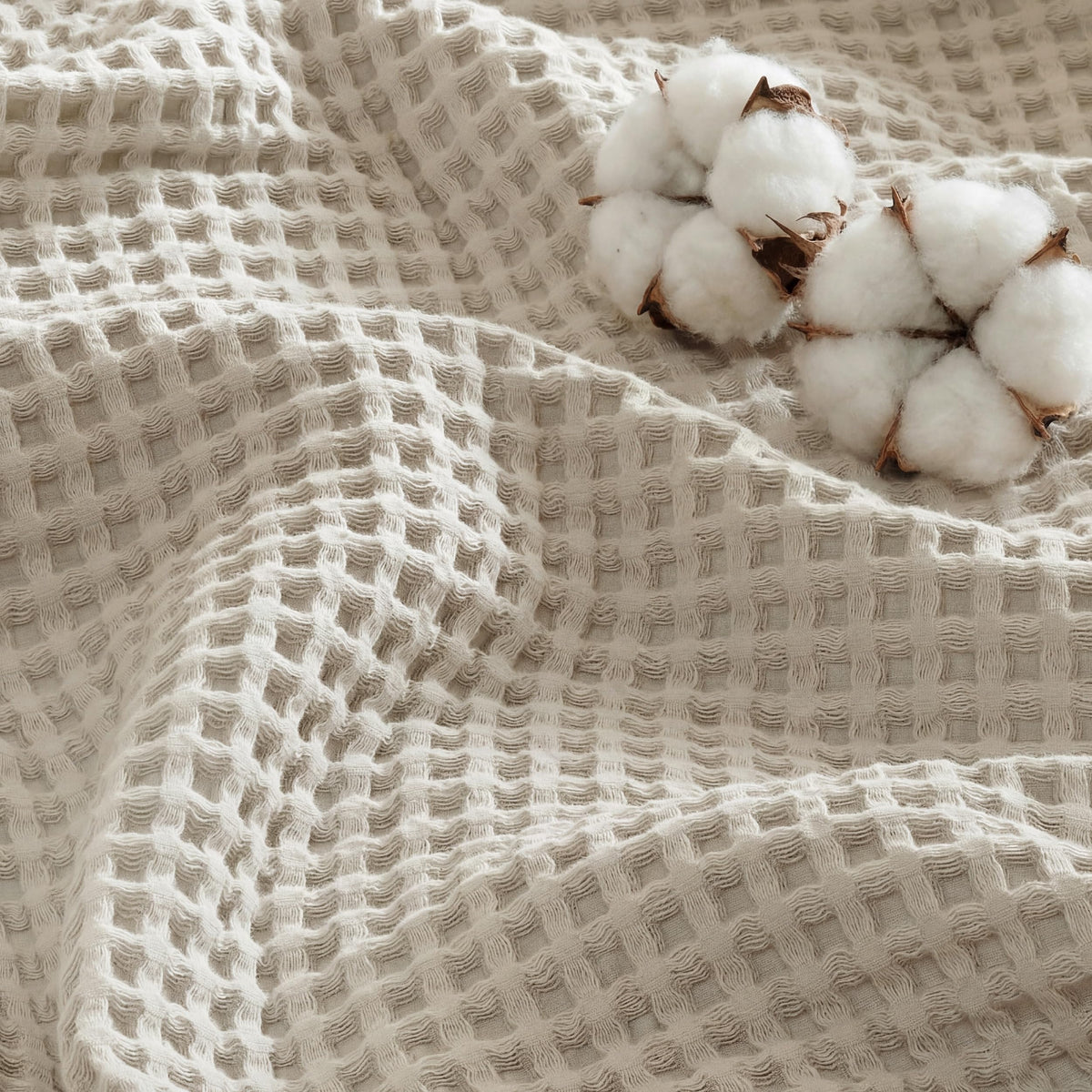 Bedsure Lightweight 100% Cotton Waffle Blanket, Queen, Linen