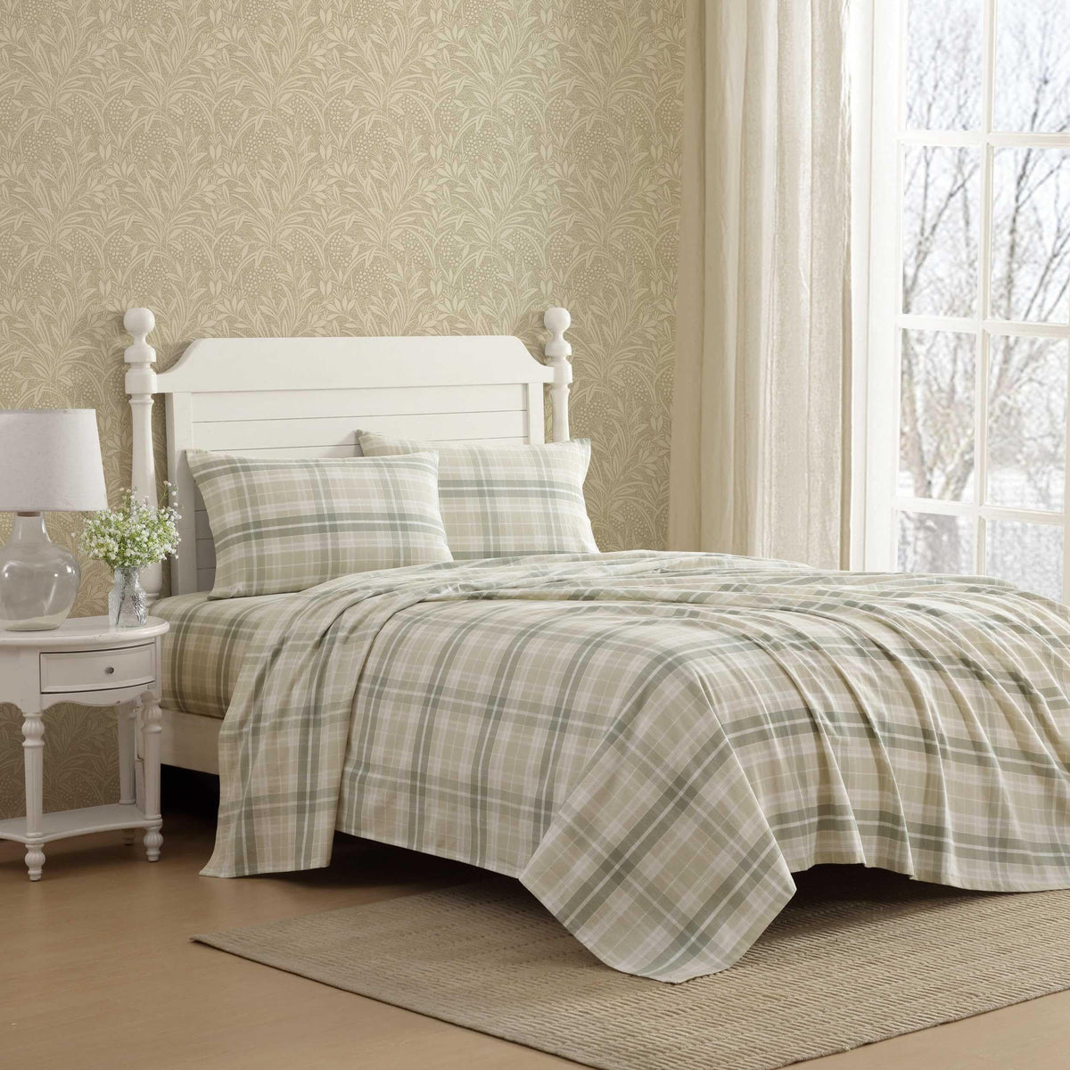Laura Ashley - Queen Sheet Set with Fitted Sheet & Pillowcases