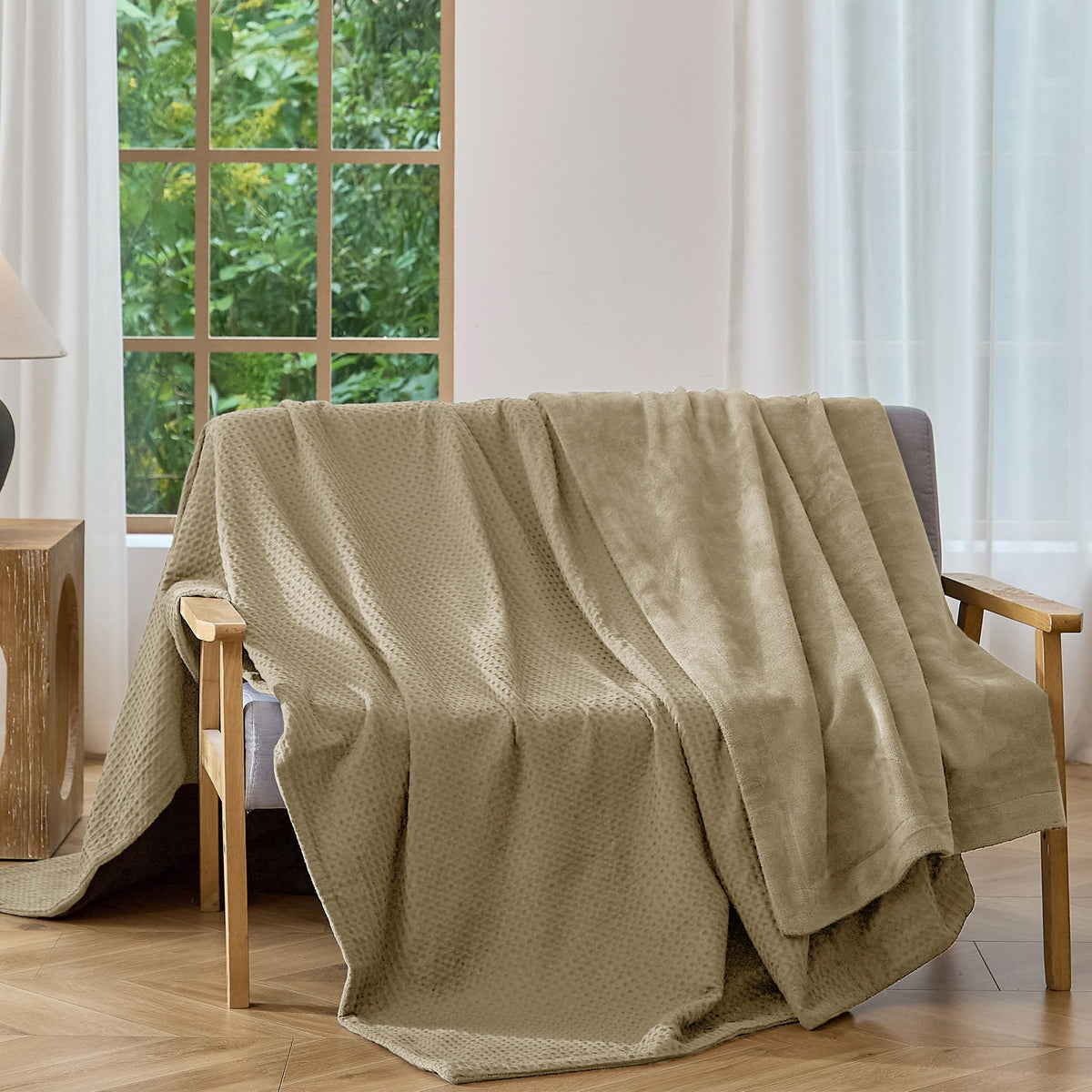 CHUFFED Cotton Waffle Blanket Queen Size-Plush Milk Velvet & Reversible Waffle Weave,Anti-Static 500Gsm Design，Thick Cozy Soft Winter Blanket for Bed, Couch, Sofa - White, 90x90 Inches
