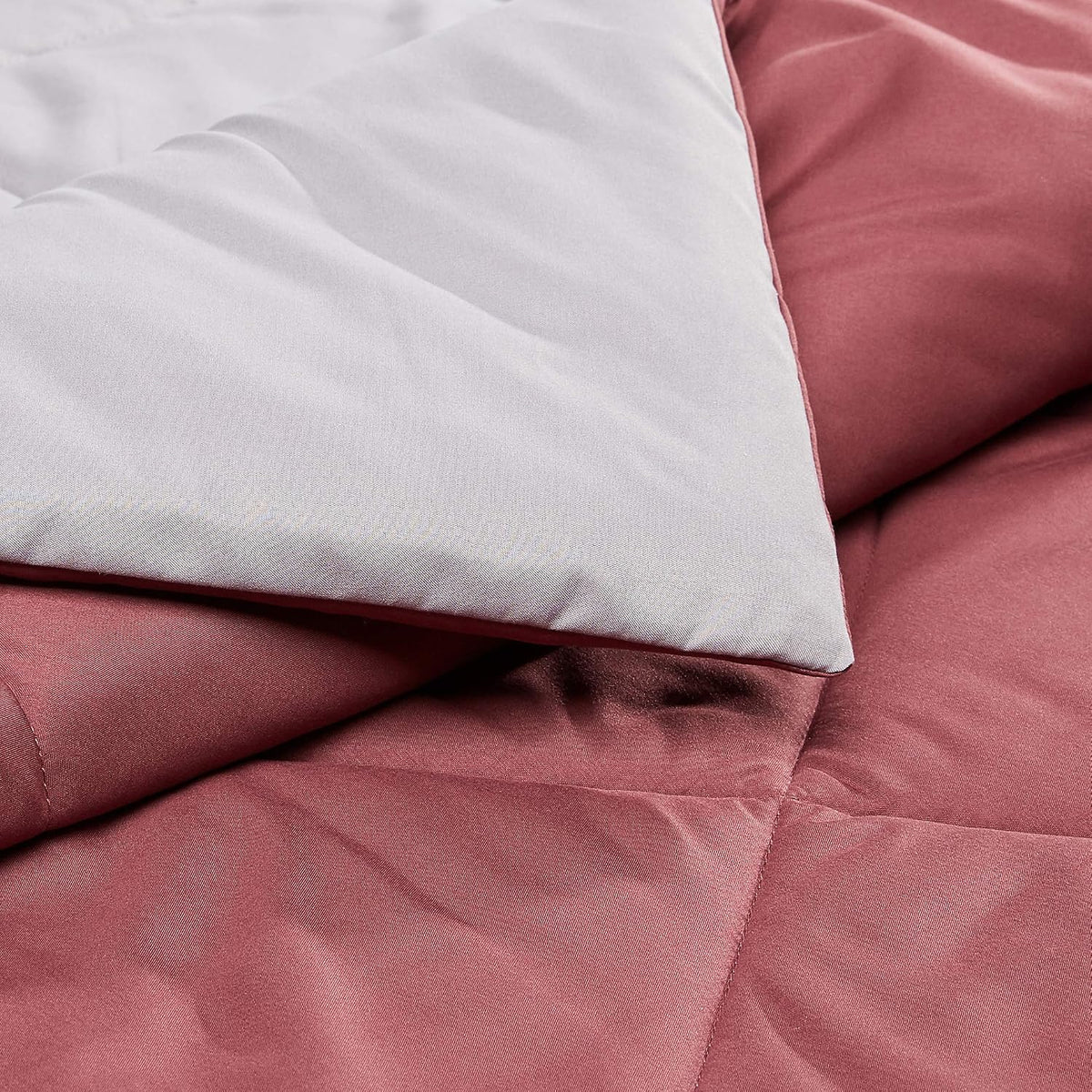 Amazon Basics Reversible Lightweight Microfiber All Season Comforter Blanket, Twin/Twin XL, Burgundy/Grey