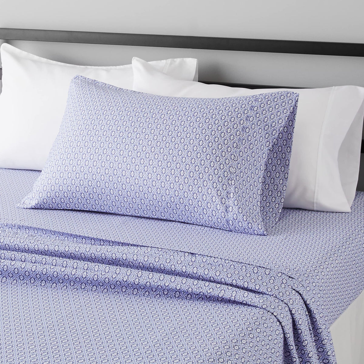Amazon Basics Lightweight Breathable Wrinkle-Free Brushed Microfiber 3-Piece Bed Sheet Set with 14-Inch Deep Pockets, Twin, Bright White, Solid