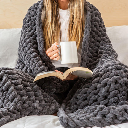 SAMIAH LUXE Chunky Knit Throw Blanket 50x70 in, 8 lb Graphite Gray