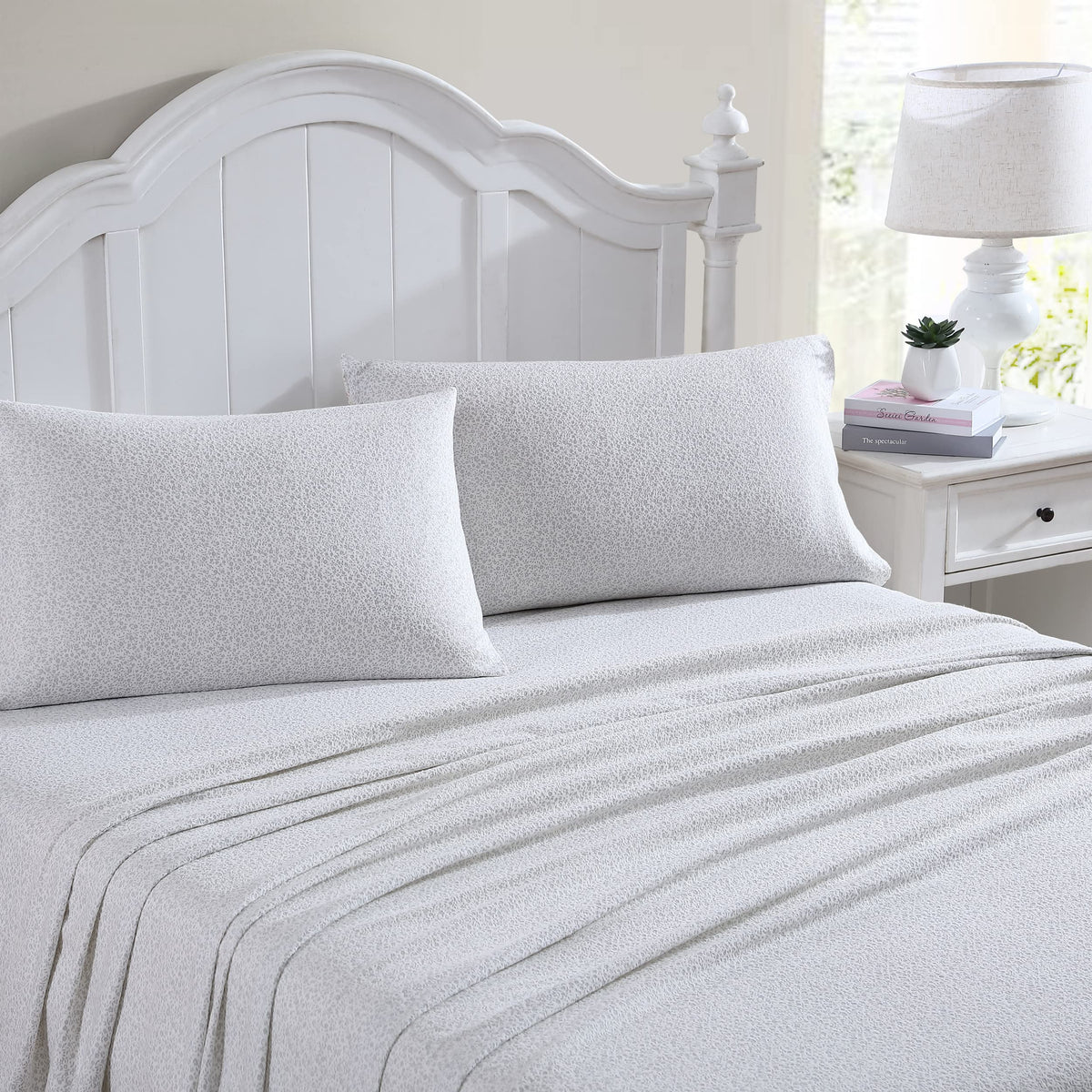 Laura Ashley - Queen Sheet Set with Fitted Sheet & Pillowcases