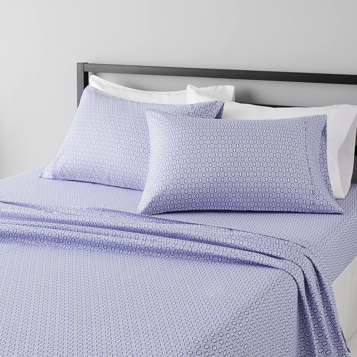 Amazon Basics Lightweight Breathable Wrinkle-Free Brushed Microfiber 3-Piece Bed Sheet Set with 14-Inch Deep Pockets, Twin, Bright White, Solid